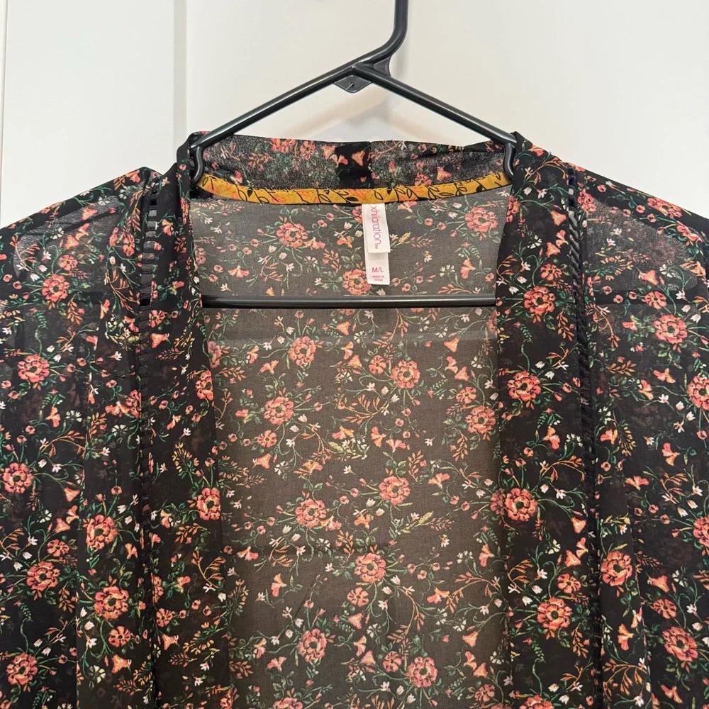 Floral Sheer Kimono Cardigan size M/L - Picture 2 of 5